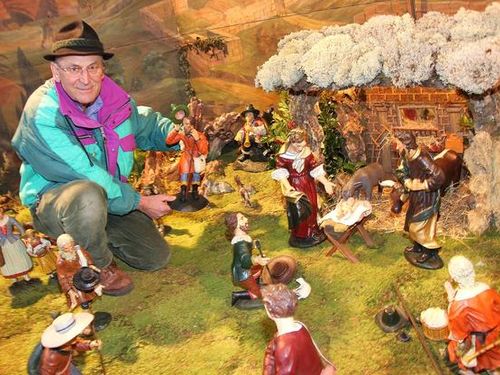 Aufstellen und Besuch der Landschaftskrippen im Salzkammergut