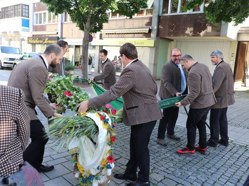 „Ausführen des Hauerfahns“ und der Hüterbaum in Wolkersdorf im Weinviertel