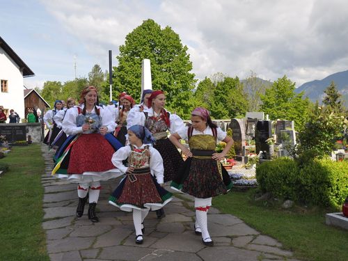 Traditions of the Untergailtaler Kirchtag and traditional costumes in the Untergailtal / Zilski Žegen in Ziljska Noša 