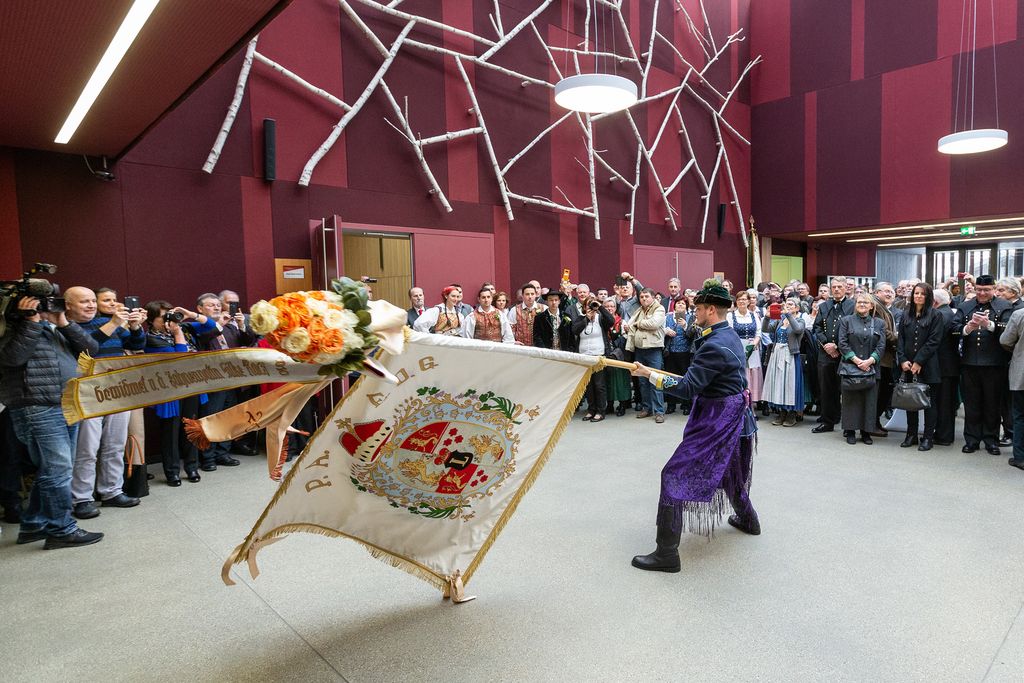 Neckenmarkter Fahnenschwingen
