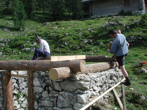 Siniweln. Wissen um den Rundholzblockbau mit dem Senkmodel